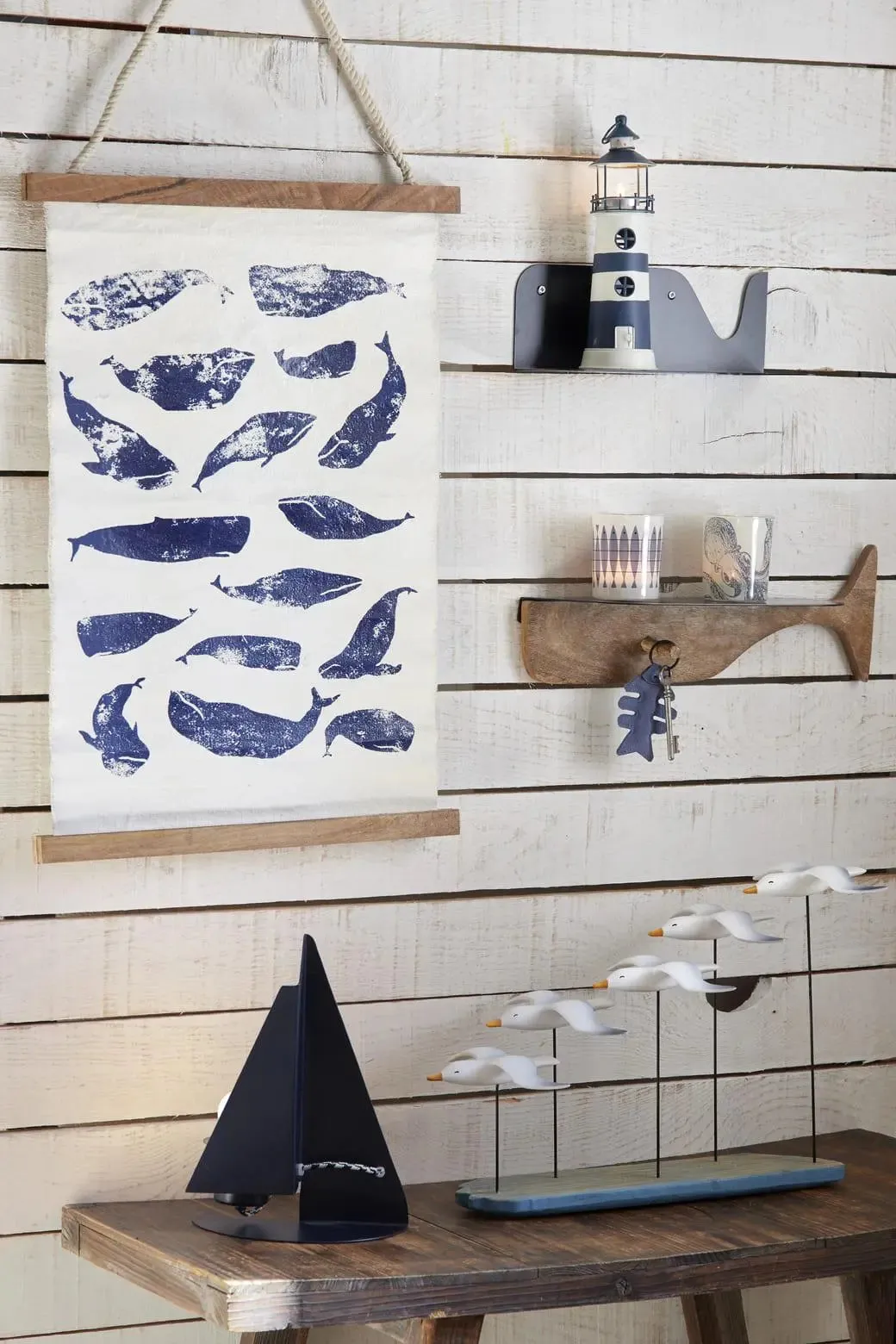 Lámina de tela y madera para colgar con ballenas azules - D6759