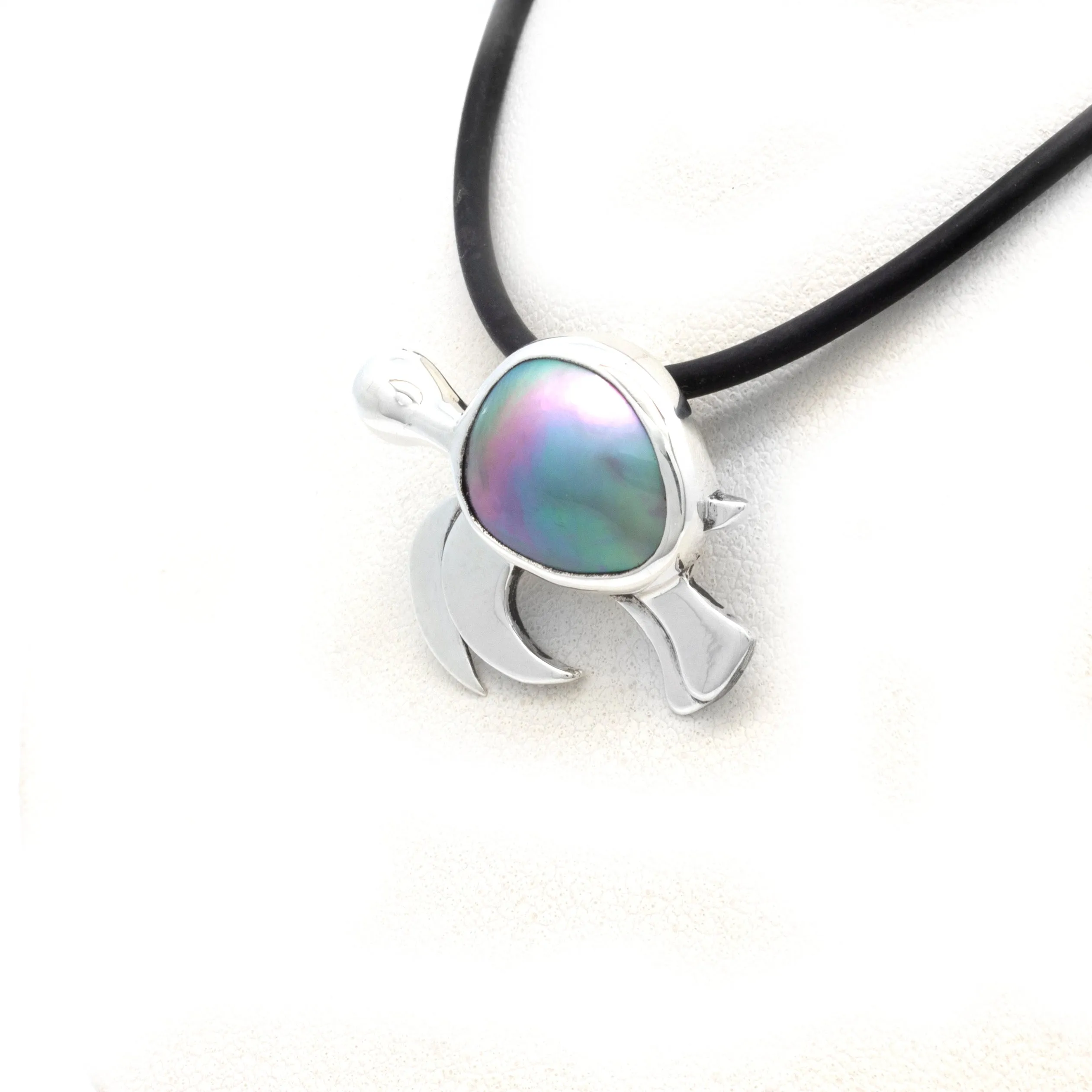 "Sea Turtle" Silver Pendant with Cortez Mabe Pearl by Priscila Canales