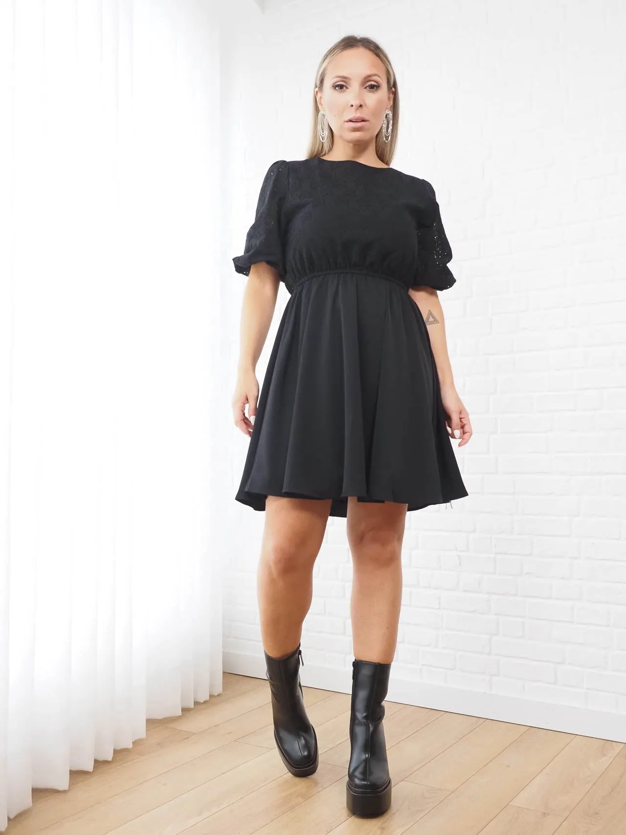 VESTIDO DE MANGA CURTA
