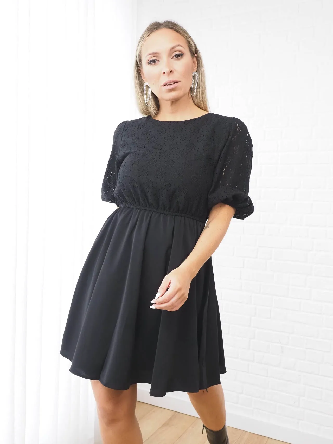 VESTIDO DE MANGA CURTA