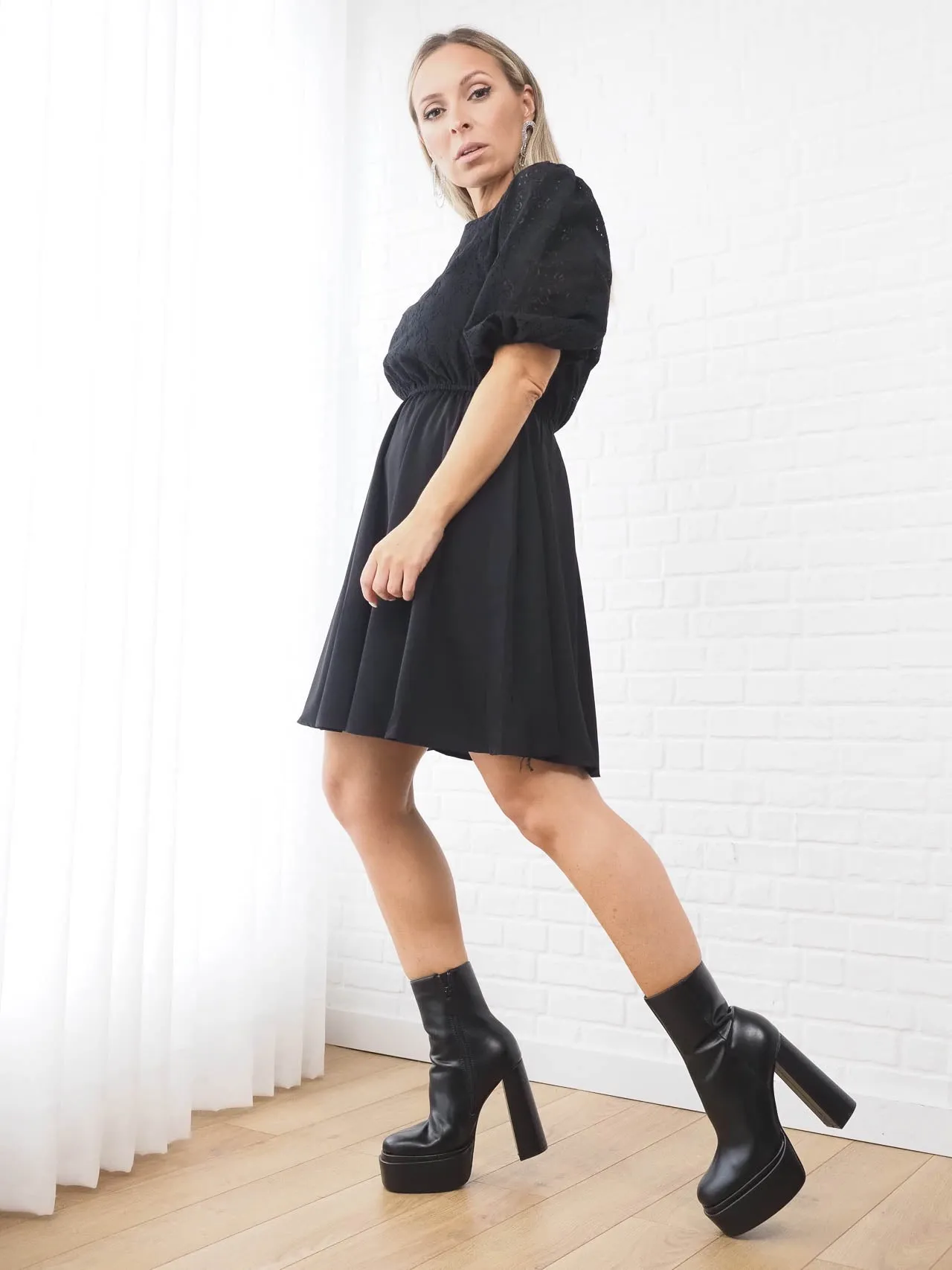 VESTIDO DE MANGA CURTA